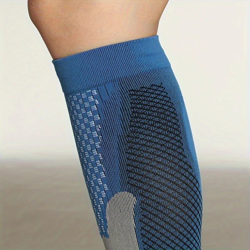 RUNNR Gradient Compression Socks (Pair) - Image 15