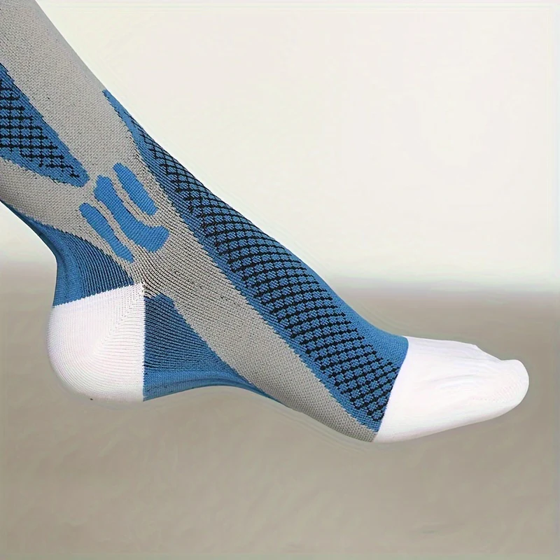 RUNNR Gradient Compression Socks (Pair) - Image 17